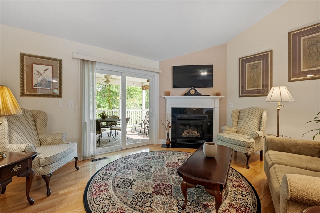 31 Shaker Hill Road, Unit 31 Hooksett, NH 03106 - Photo 3 of 42 Gallery Image 3
