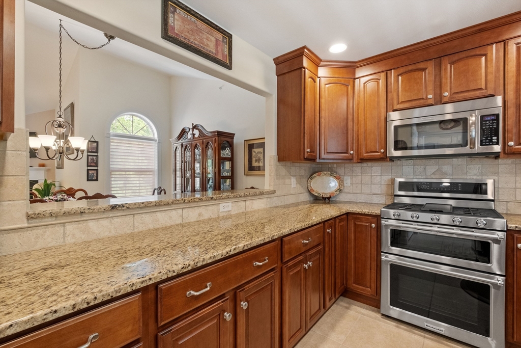 31 Shaker Hill Road, Unit 31 Hooksett, NH 03106 - Photo 8 of 42 Gallery Image 8
