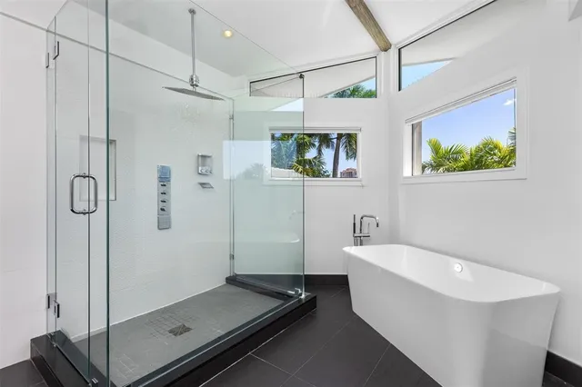 $4,750,000 | 2880 Northeast 24th Place, Fort Lauderdale, FL 33305