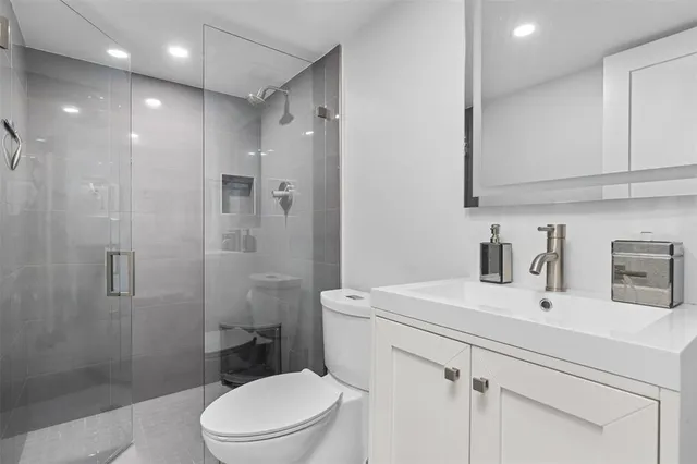 $4,750,000 | 2880 Northeast 24th Place, Fort Lauderdale, FL 33305