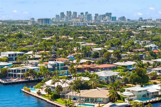$4,750,000 | 2880 Northeast 24th Place, Fort Lauderdale, FL 33305