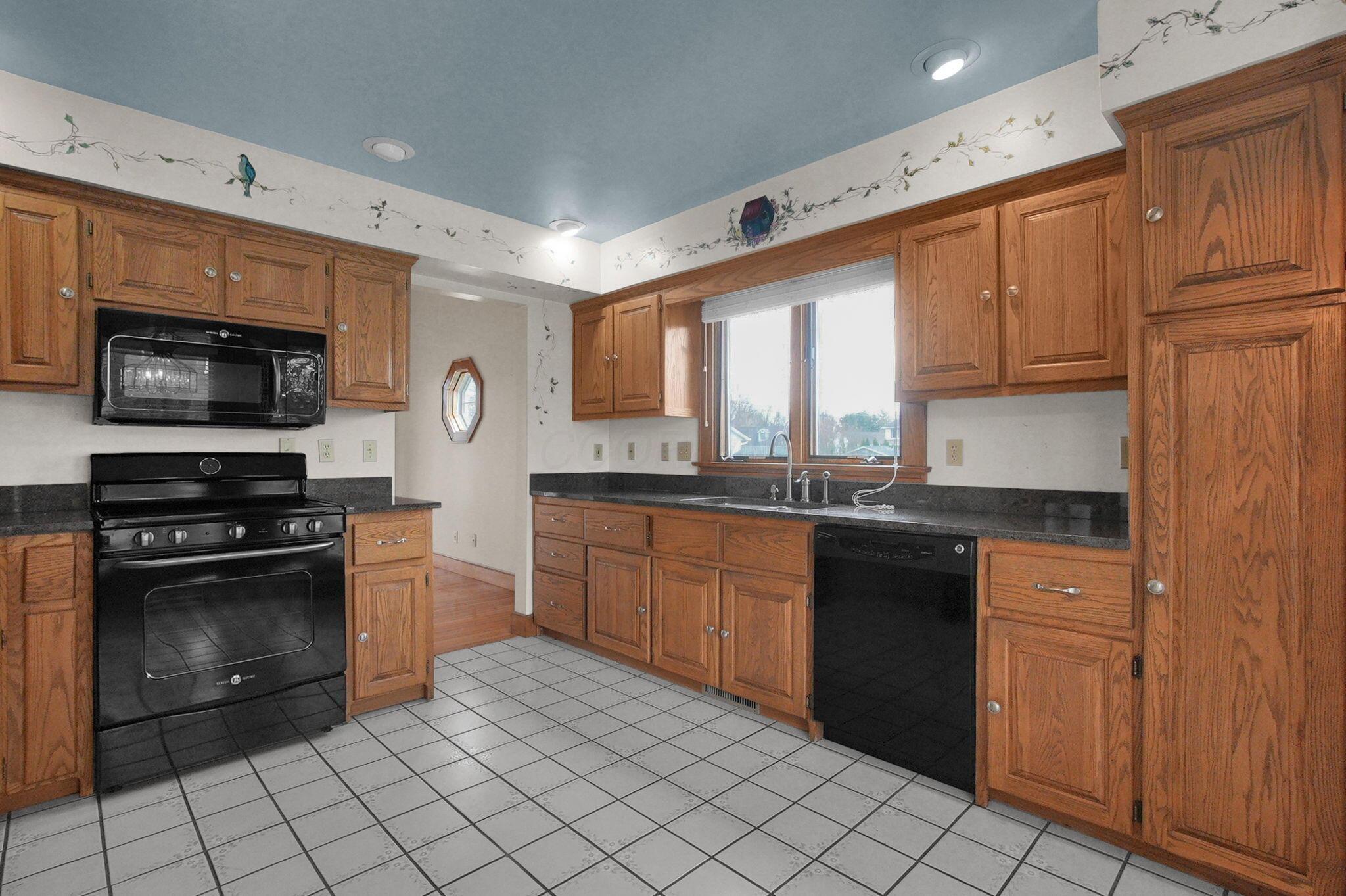 776 South Hampton Road Newark, OH 43055 - Photo 6 of 43 6-web-or-mls-776-s-hampton-rd