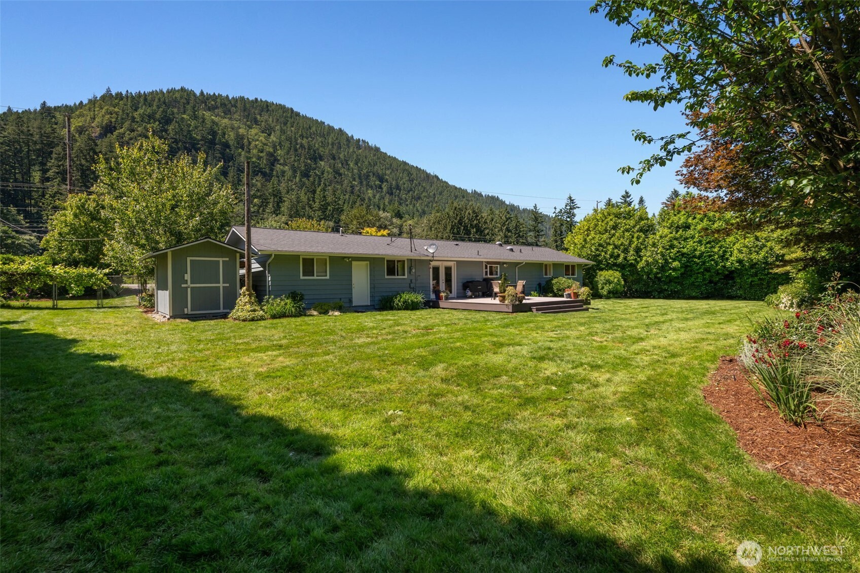 12328 Issaquah-Hobart Road Southeast Issaquah, WA 98027 - Photo 35 of 40