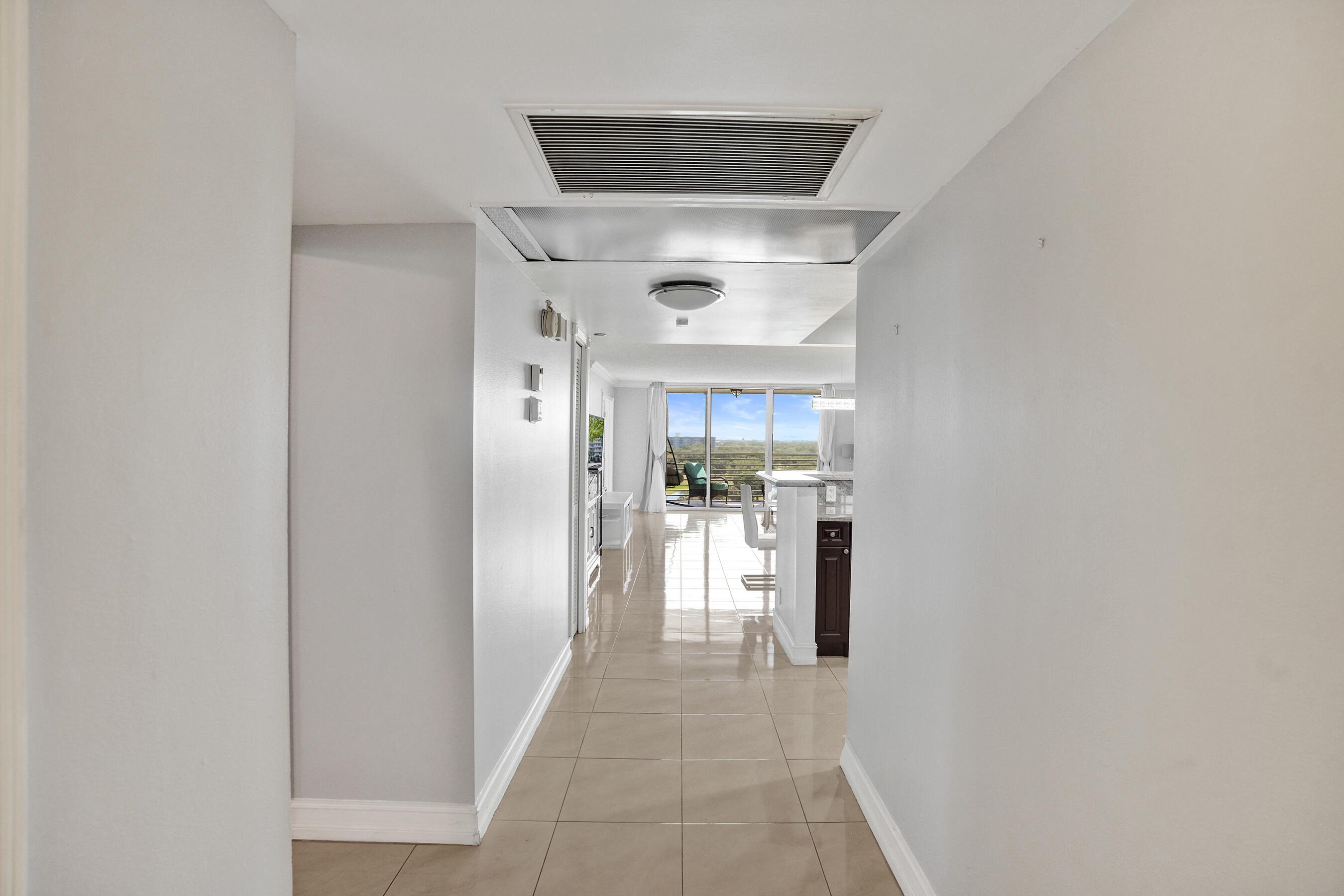 3520 Oaks Way, Unit 1010 Pompano Beach, FL 33069 - Photo 11 of 67 DSC04385