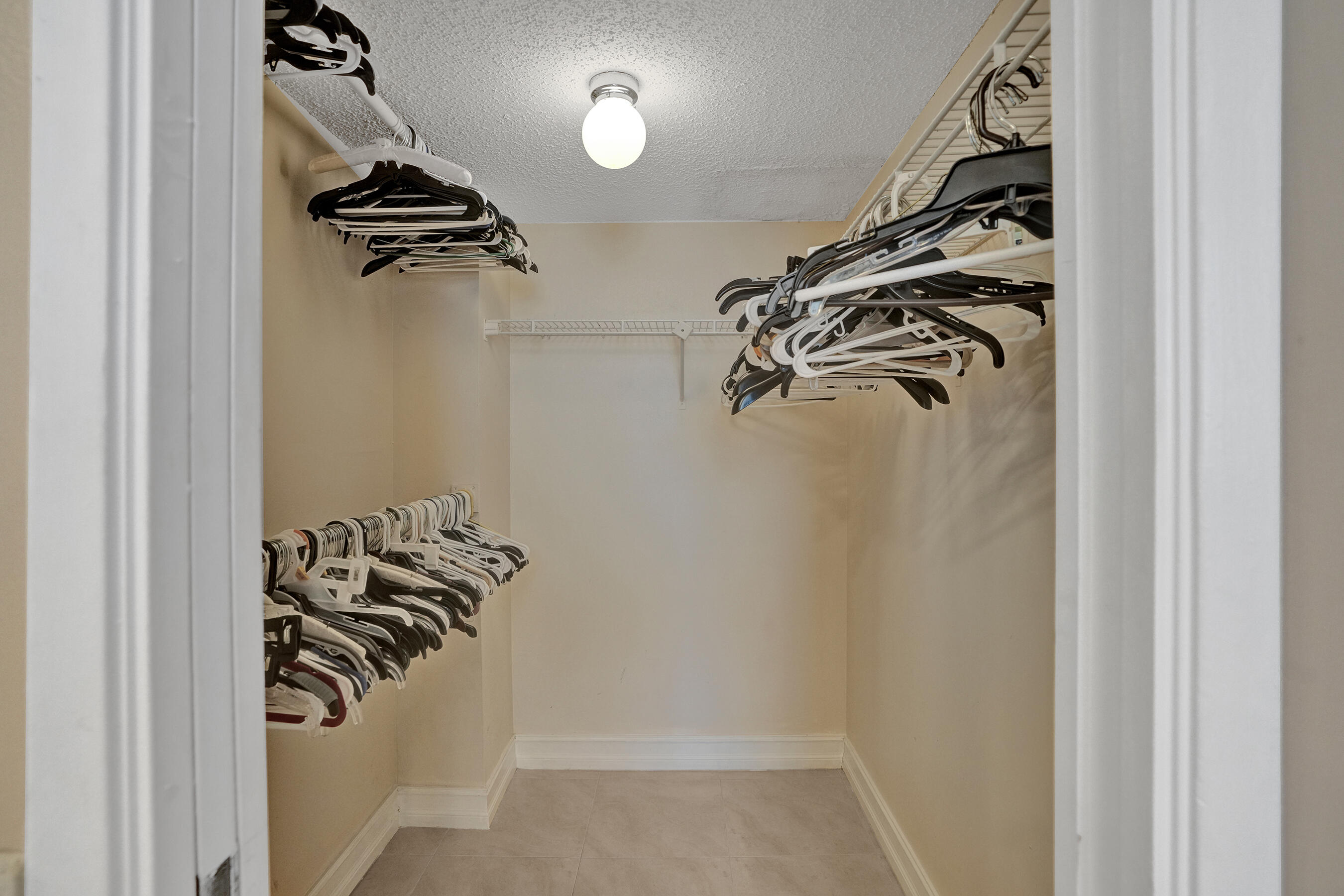 3520 Oaks Way, Unit 1010 Pompano Beach, FL 33069 - Photo 22 of 67 DSC04382