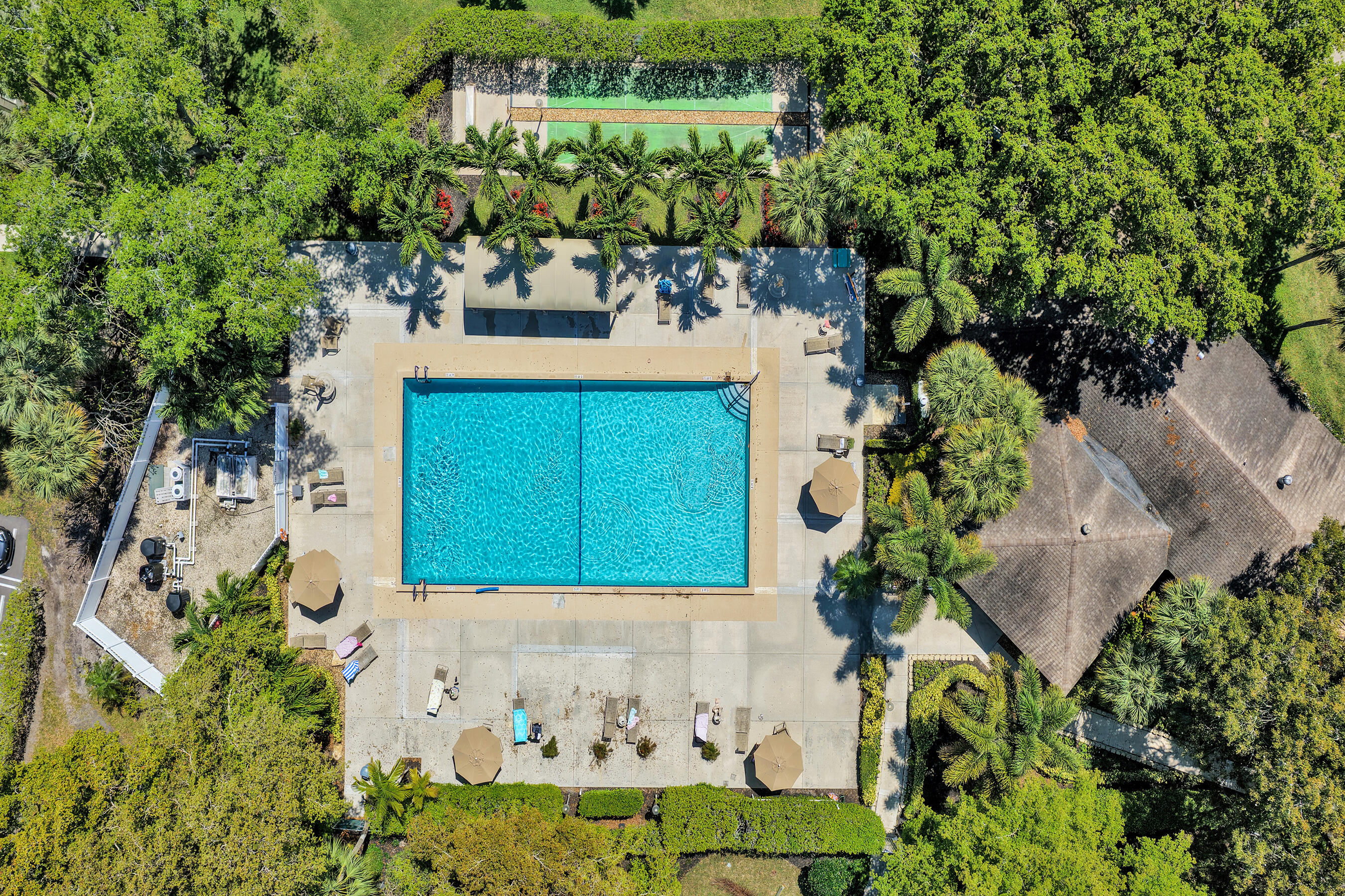 3520 Oaks Way, Unit 1010 Pompano Beach, FL 33069 - Photo 5 of 67 an aerial view of a house
