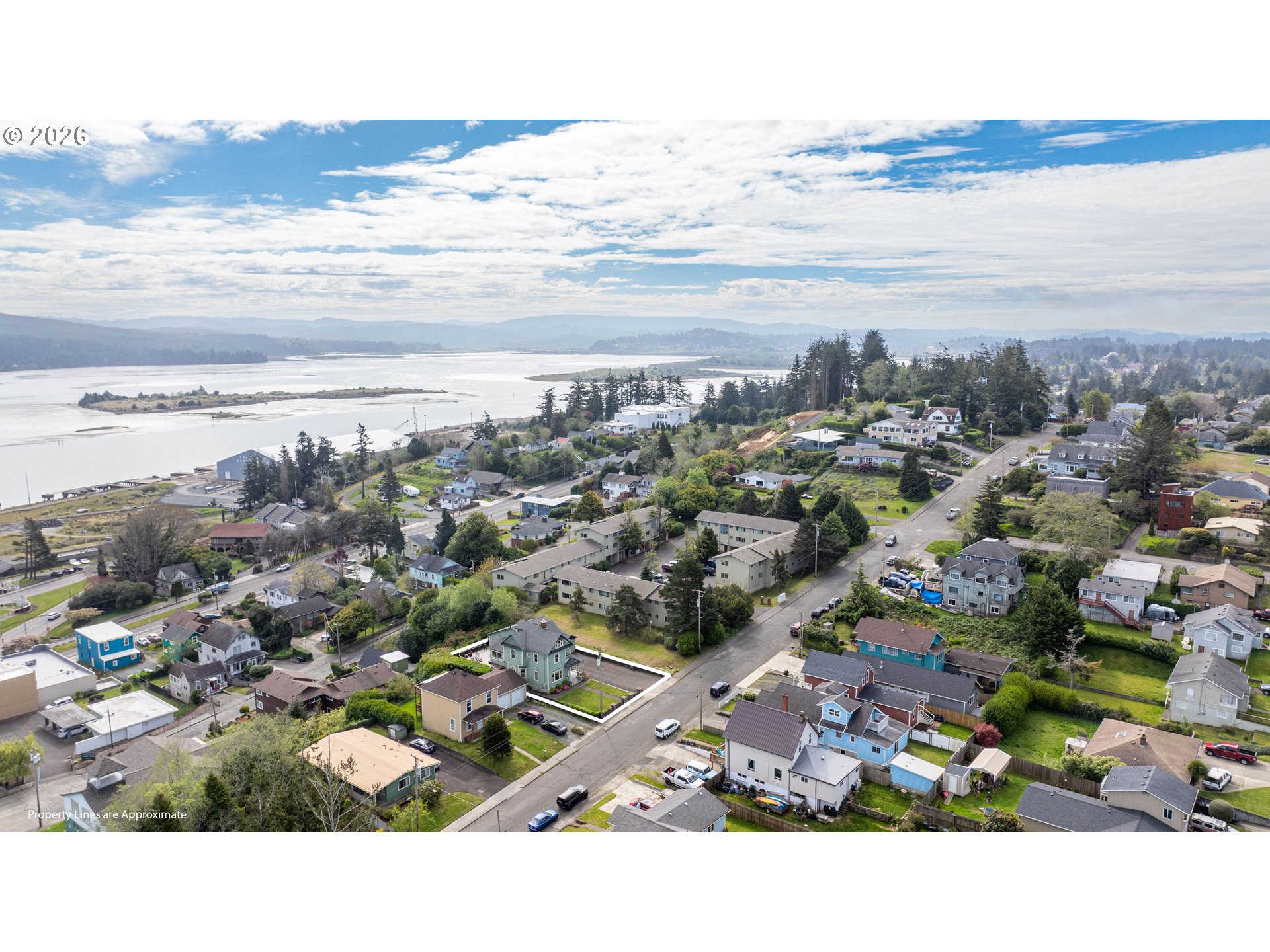 2139 McPherson Avenue North Bend, OR 97459 - Photo 33 of 35 a view of a city