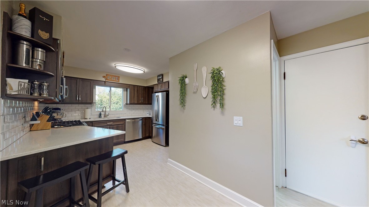 1728 Brainard Road Cleveland, OH 44124 - Photo 10 of 35