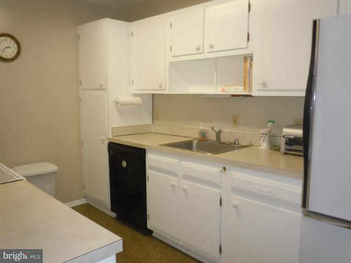 3145 Farnborough Court, Unit 261A Silver Spring, MD 20906 - Photo 6 of 18 Kitchen