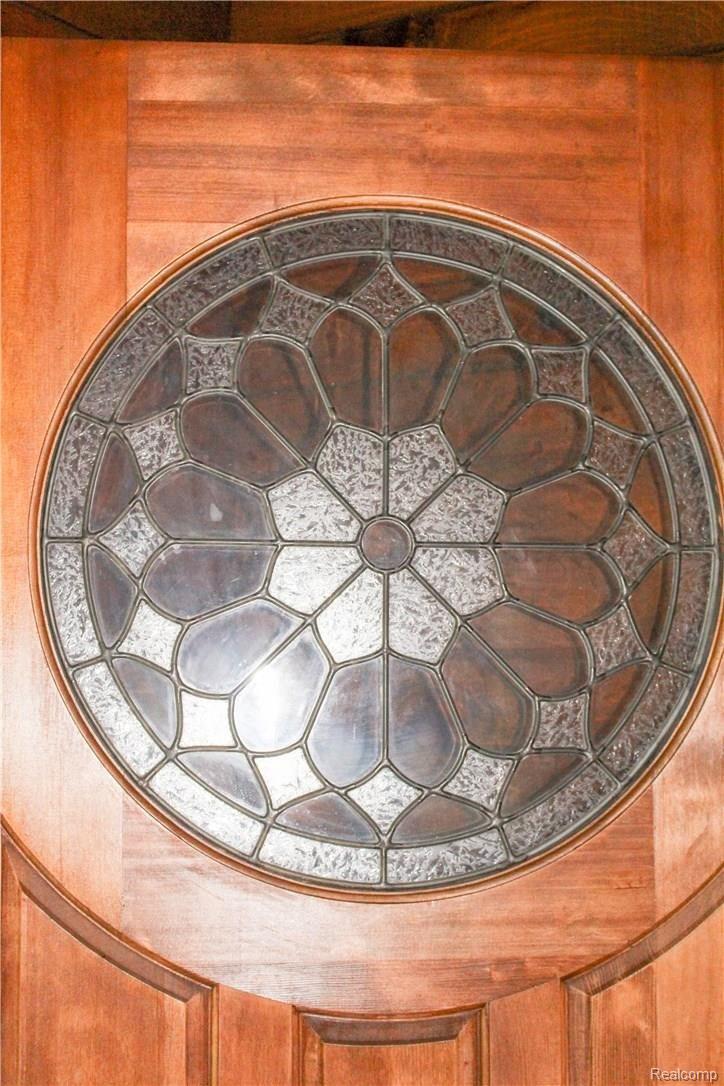 4165 Morgan Road Lake Orion, MI 48359 - Photo 28 of 81 Leaded Glass Front Door Detail.