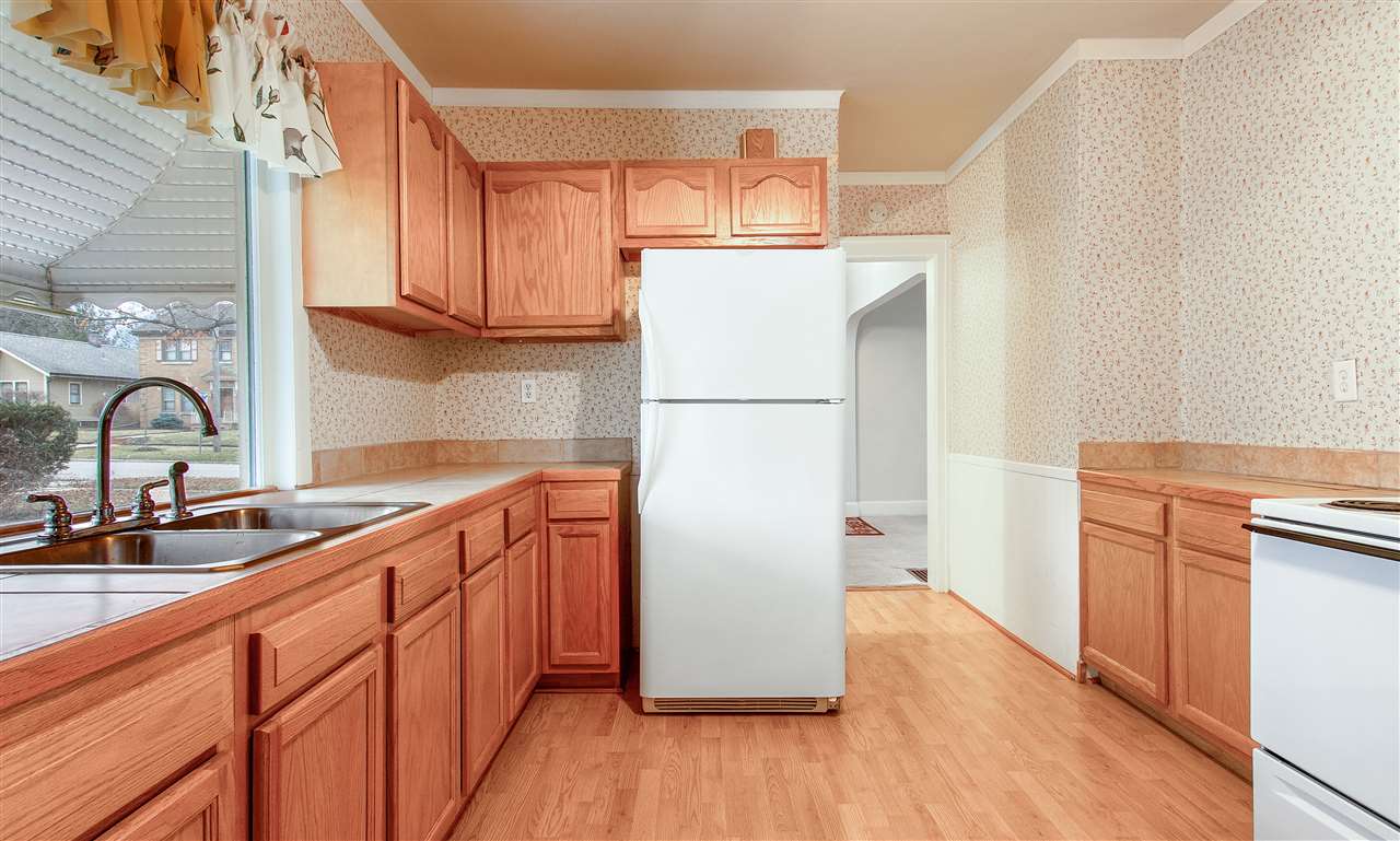 431 Rome Avenue Rockford, IL 61107 - Photo 2 of 21 Gallery Image 2
