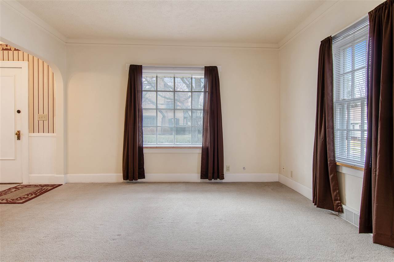 431 Rome Avenue Rockford, IL 61107 - Photo 5 of 21 Gallery Image 5