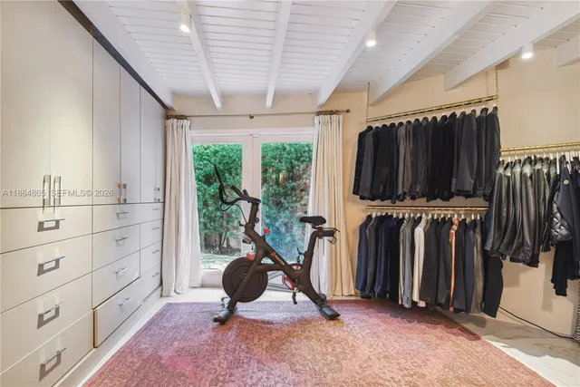 $4,090,000 | 6350 Pine Tree Drive, Miami Beach, FL 33140