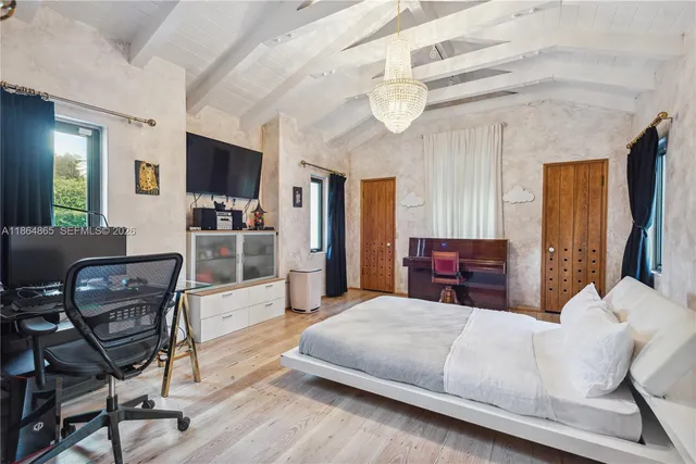 $4,090,000 | 6350 Pine Tree Drive, Miami Beach, FL 33140