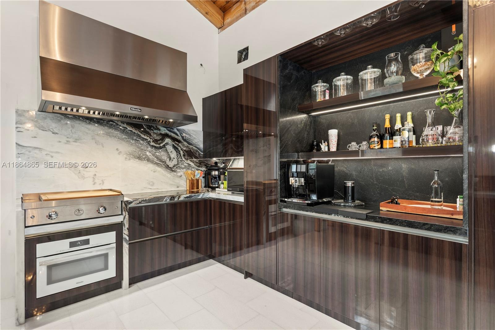 6350 Pine Tree Drive Miami Beach, FL 33140 - Photo 6 of 32