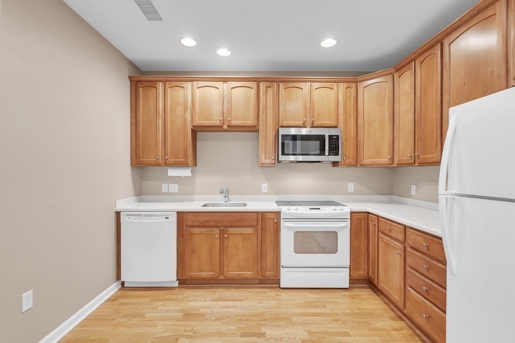 87 Clocktower Drive, Unit 2206 Waltham, MA 02452 - Photo 12 of 30