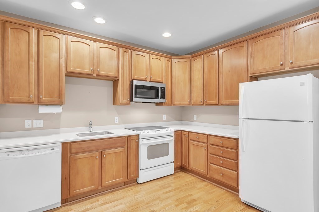 87 Clocktower Drive, Unit 2206 Waltham, MA 02452 - Photo 14 of 30