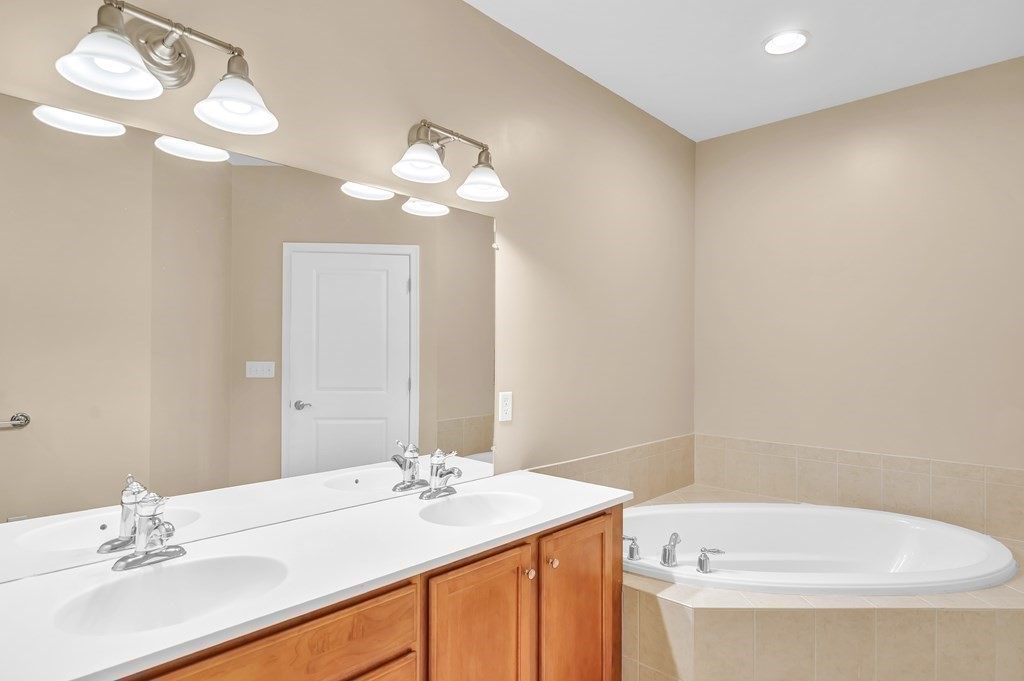 87 Clocktower Drive, Unit 2206 Waltham, MA 02452 - Photo 18 of 30