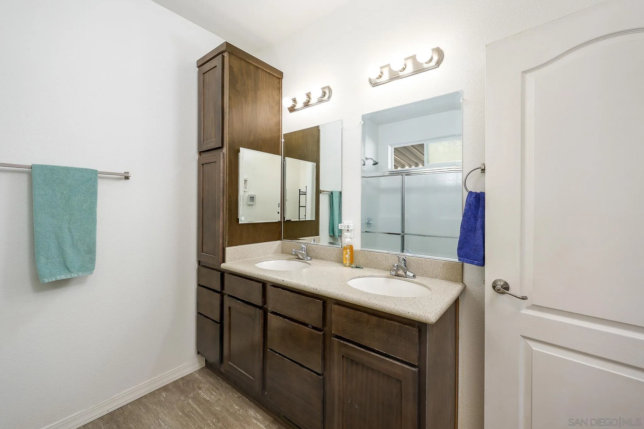250 La Cresta Heights Road, Unit SPC 12 El Cajon, CA 92021 - Photo 21 of 37 a bathroom with a sink and a mirror