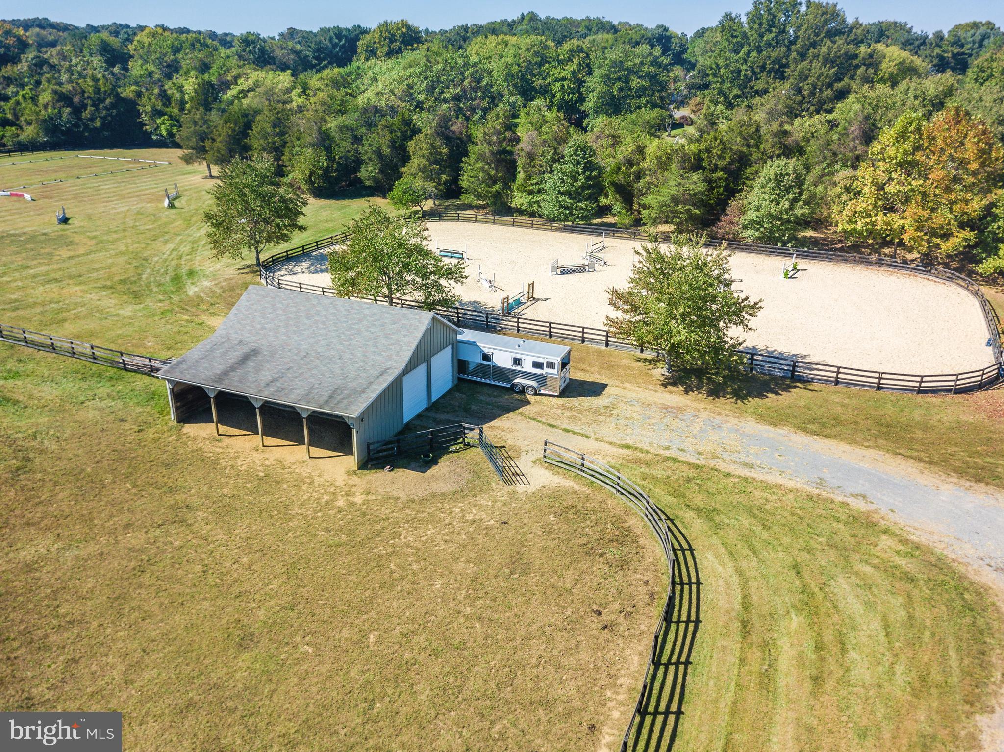 10070 Lees Mill Road Warrenton, VA 20186 - Photo 27 of 30 Barn and ring