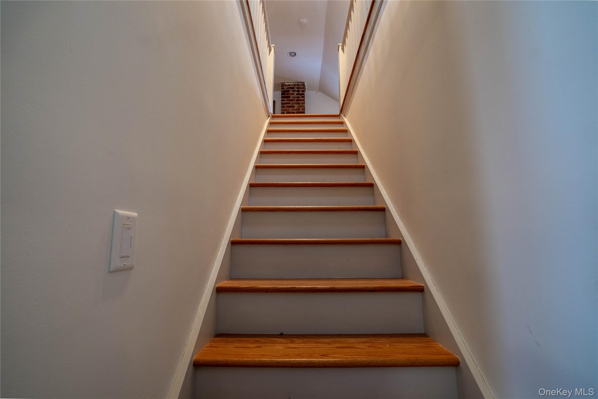 1091 Albany Post Road Gardiner, NY 12525 - Photo 28 of 50 a view of entryway
