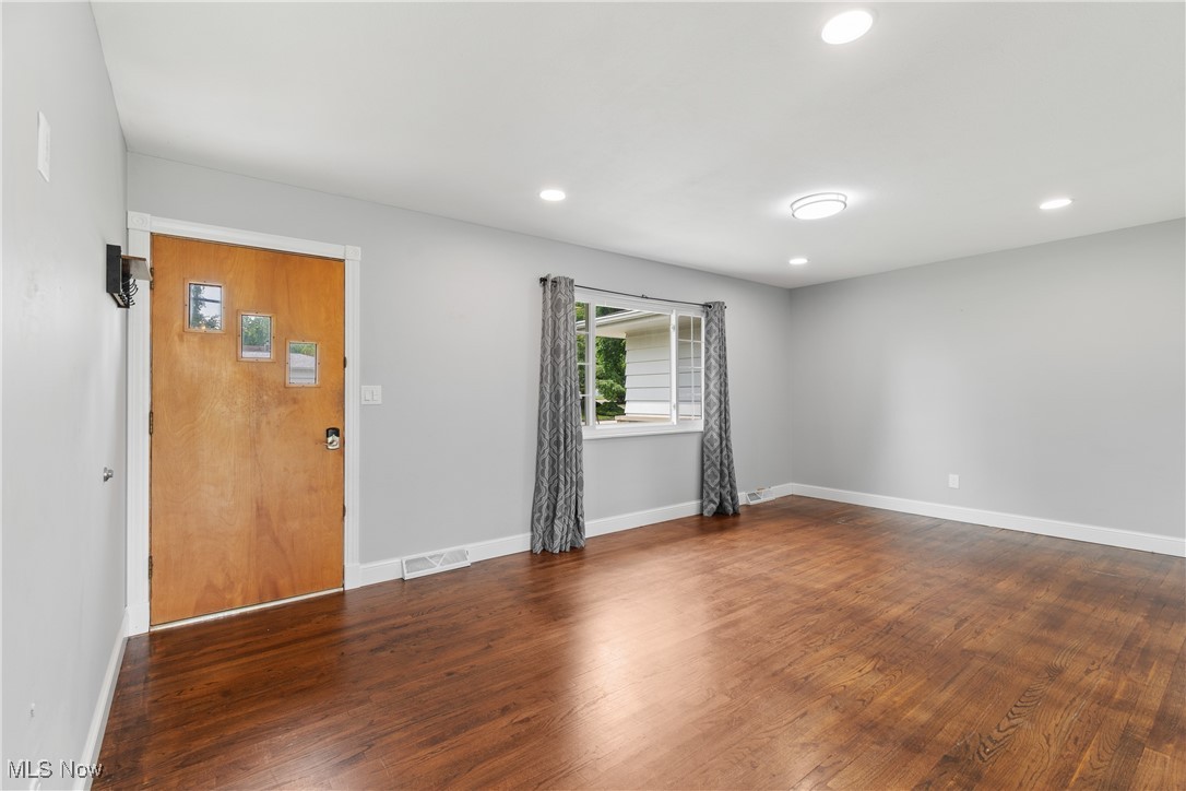 2821 Shellhart Road Barberton, OH 44203 - Photo 5 of 32 Gallery Image 5