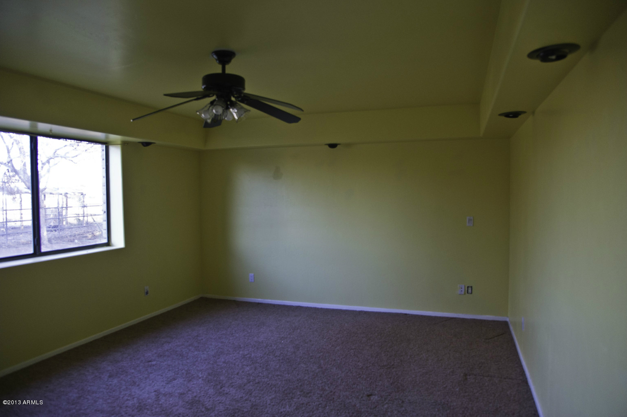6512 West Vineyard Road Laveen, AZ 85339 - Photo 3 of 11 20130103_0432