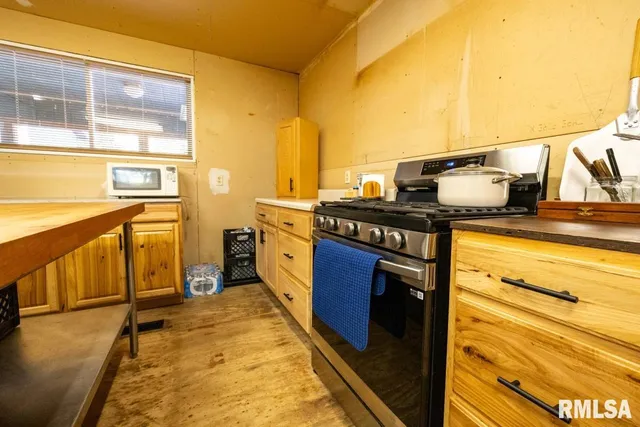 $275,000 | 160S South Iron Furnace Road, Elizabethtown, IL 62931