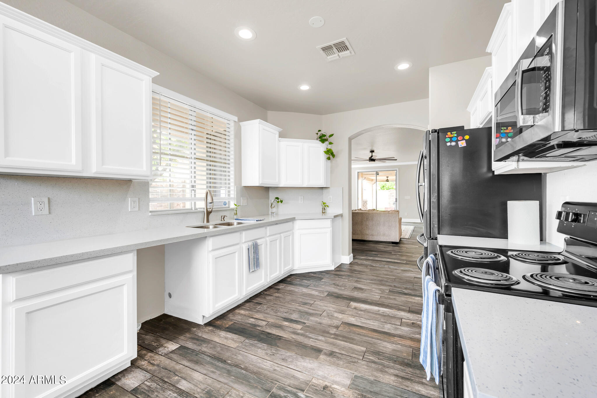 10125 West Payson Road Tolleson, AZ 85353 - Photo 3 of 35 10125 W Payson Rd-12
