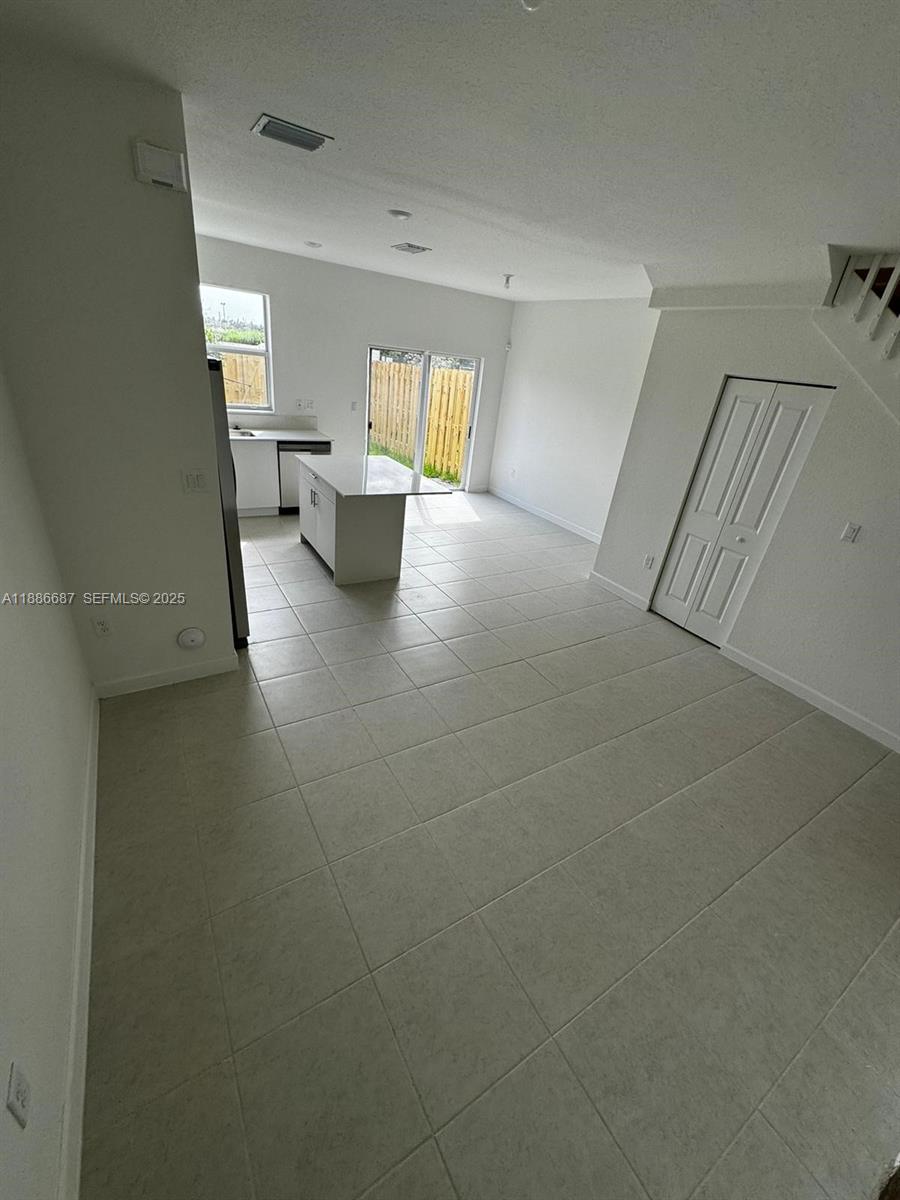 16270 Southwest 292nd Street Homestead, FL 33033 - Photo 3 of 29