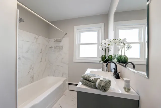 $379,000 | 4856 Wick Drive, Oak Lawn, IL 60453