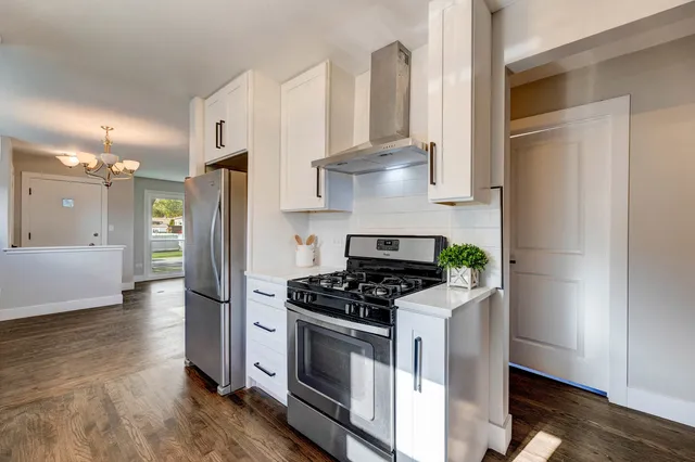 $379,000 | 4856 Wick Drive, Oak Lawn, IL 60453