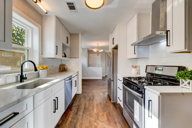 $379,000 | 4856 Wick Drive, Oak Lawn, IL 60453