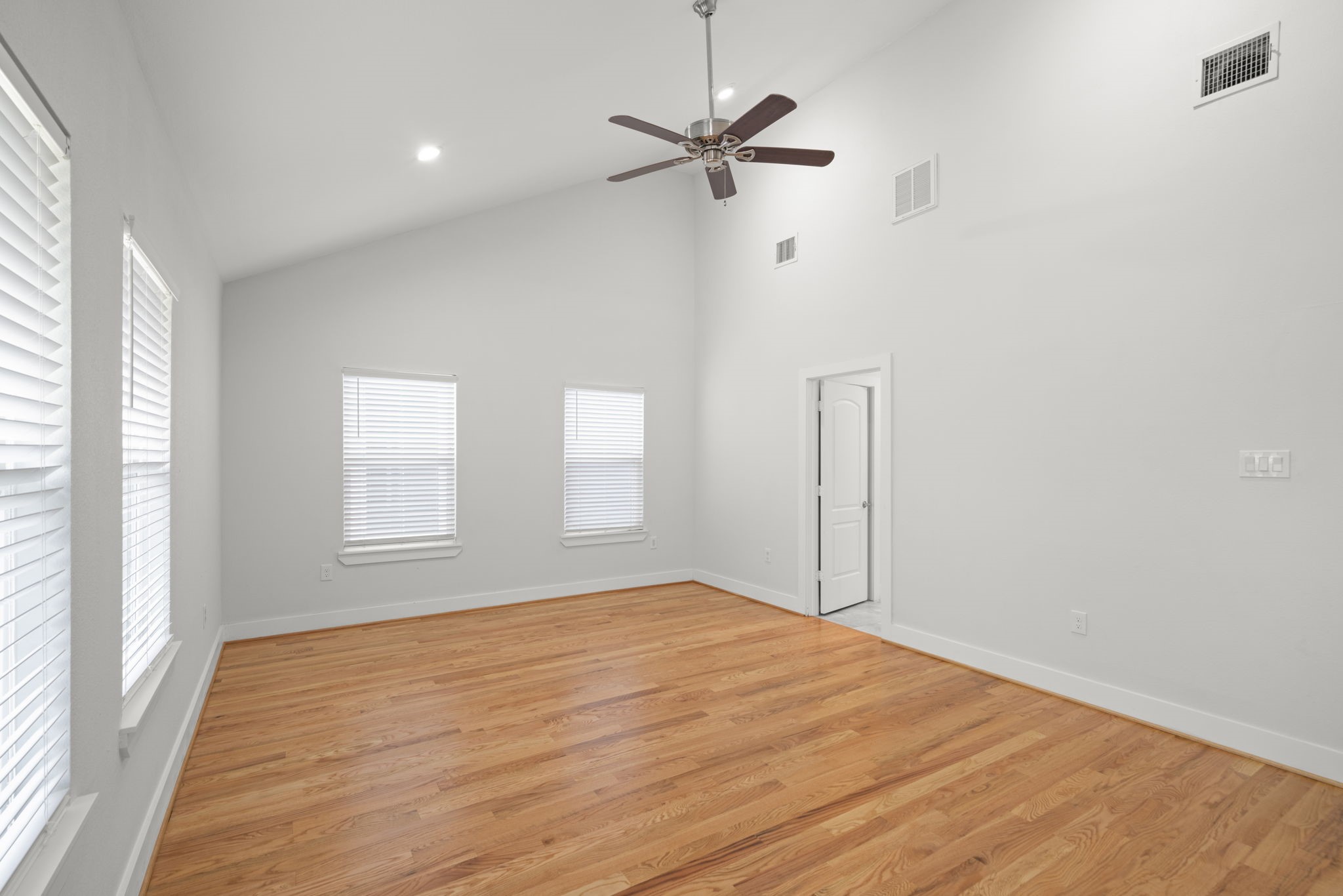 206 Burr Street, Unit A Houston, TX 77011 - Photo 29 of 46