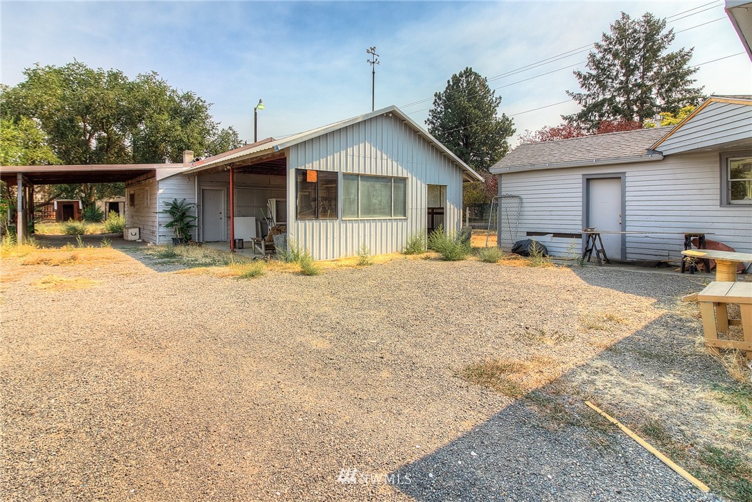 427 Keys Road Yakima, WA 98901 - Photo 2 of 21