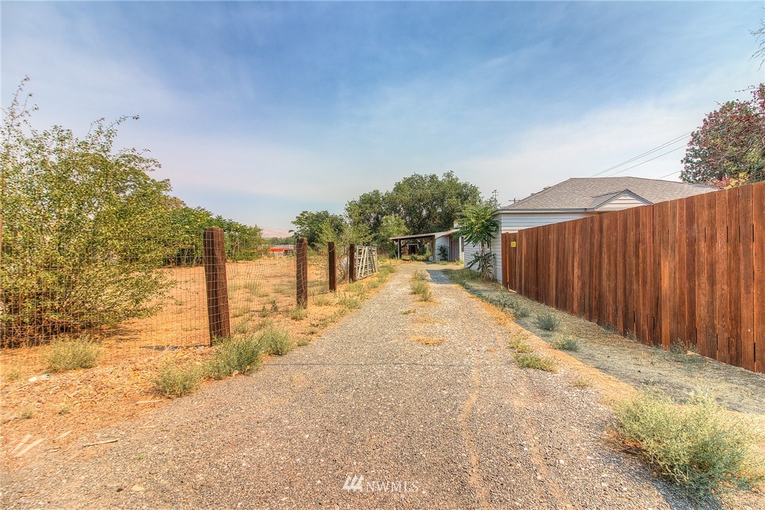 427 Keys Road Yakima, WA 98901 - Photo 10 of 21