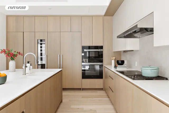 $8,950,000 | 428 West 19th Street, Unit THA | Chelsea
