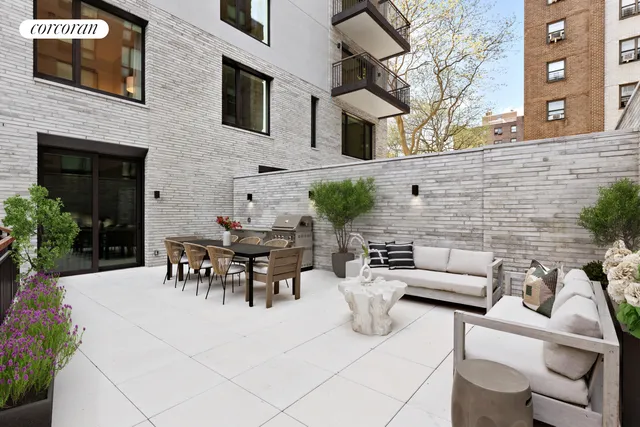 $8,950,000 | 428 West 19th Street, Unit THA | Chelsea