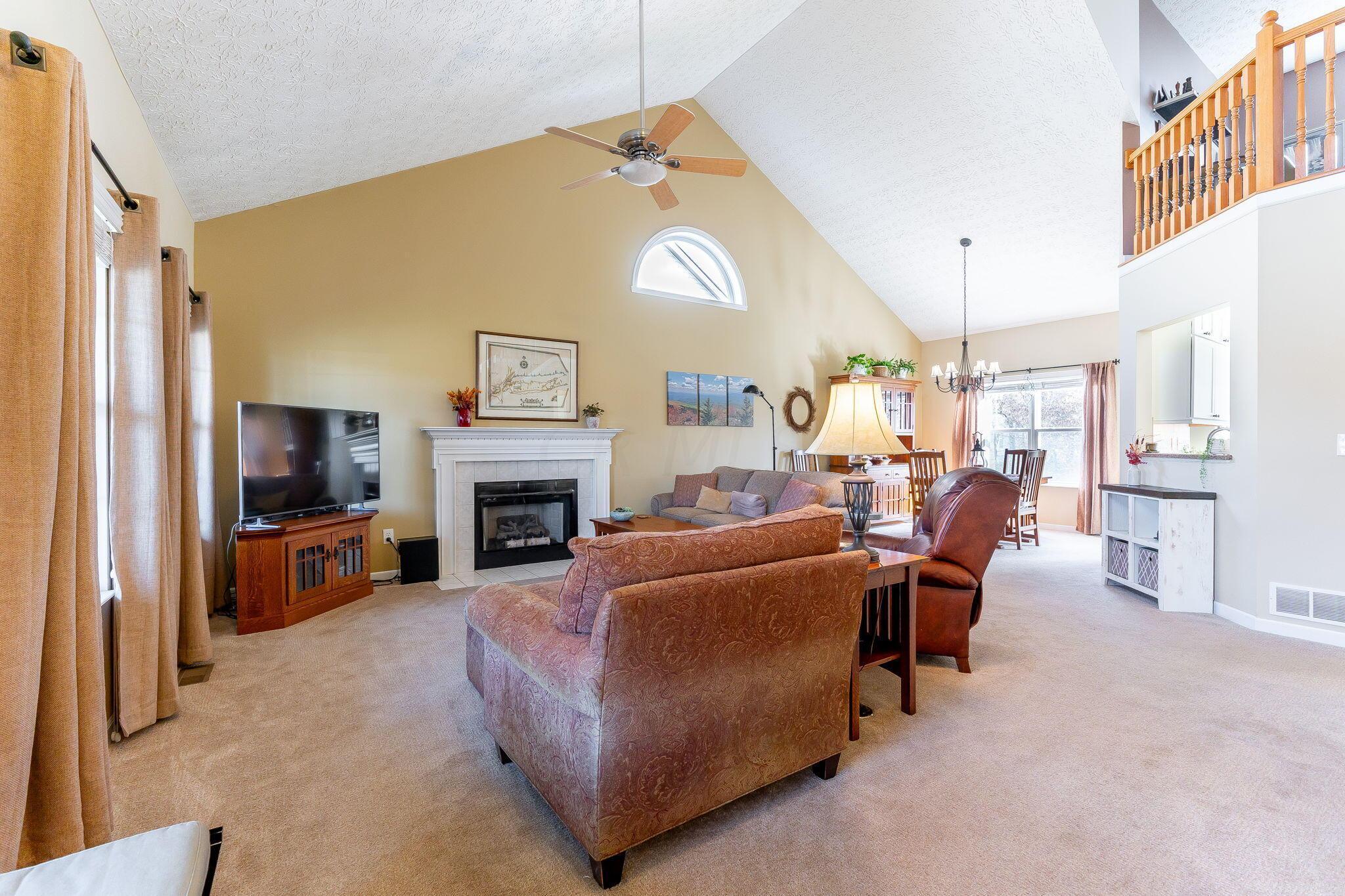 7995 Rodebaugh Road Reynoldsburg, OH 43068 - Photo 7 of 67 Living Room