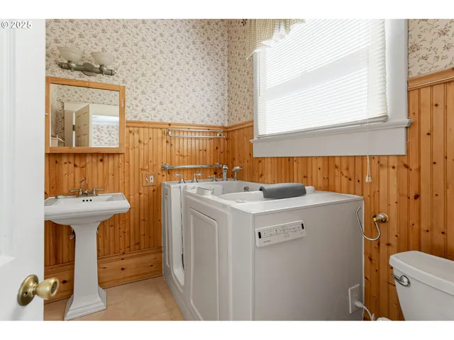 $619,900 | 356 West Water Street, Stayton, OR 97383