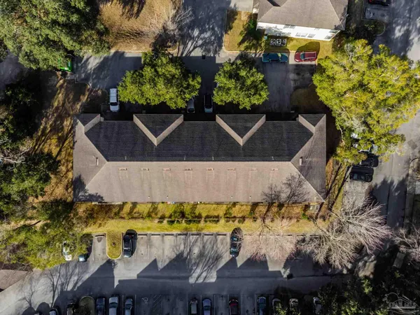 $2,000 | 7095 North Blue Angel Parkway, Unit 102, Pensacola, FL 32526