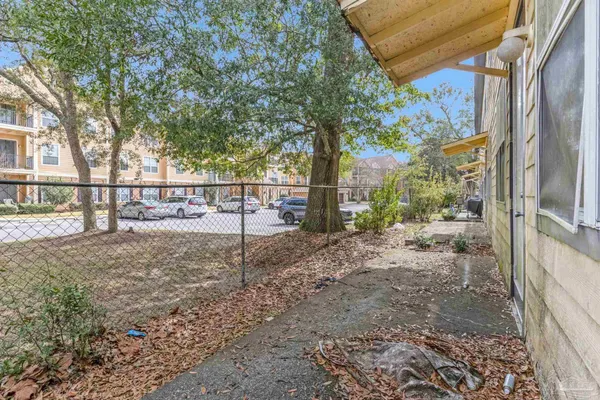 $2,000 | 7095 North Blue Angel Parkway, Unit 102, Pensacola, FL 32526