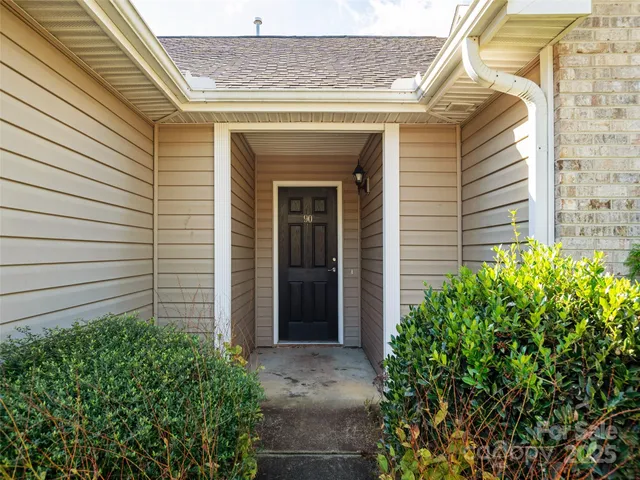a view of entrance of the house