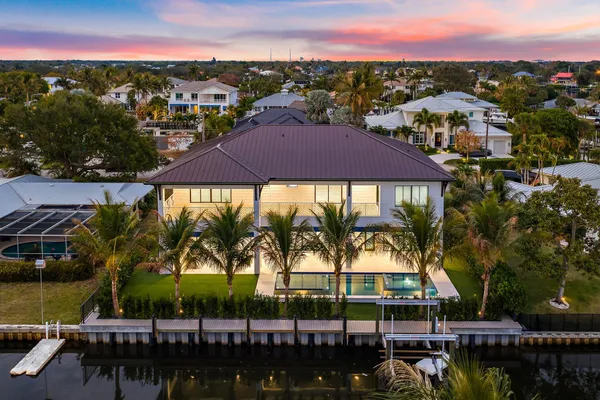 $8,950,000 | 24 Leeward Circle, Tequesta, FL 33469