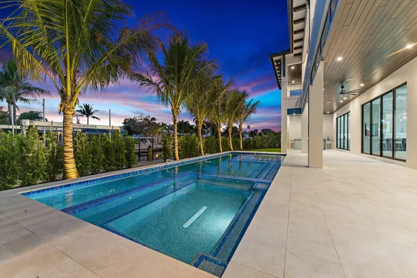 $8,950,000 | 24 Leeward Circle, Tequesta, FL 33469