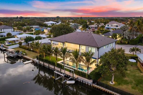 $8,950,000 | 24 Leeward Circle, Tequesta, FL 33469
