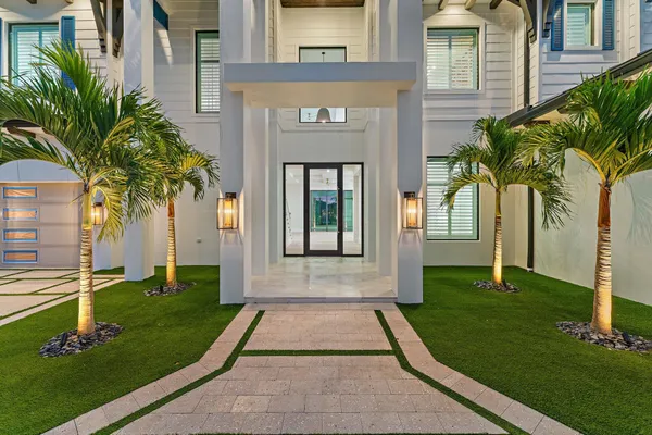 $8,950,000 | 24 Leeward Circle, Tequesta, FL 33469