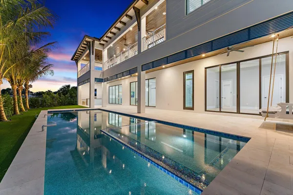 $8,950,000 | 24 Leeward Circle, Tequesta, FL 33469