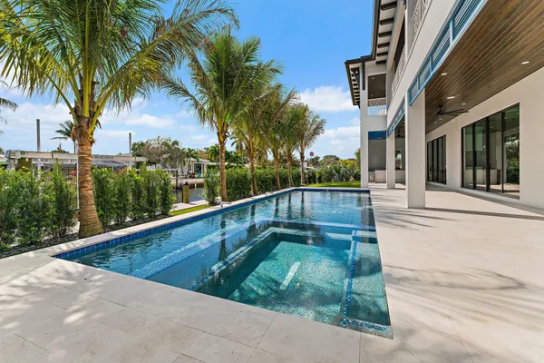 $8,950,000 | 24 Leeward Circle, Tequesta, FL 33469