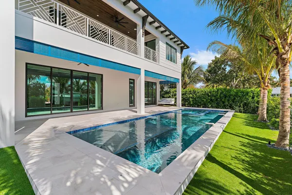 $8,950,000 | 24 Leeward Circle, Tequesta, FL 33469